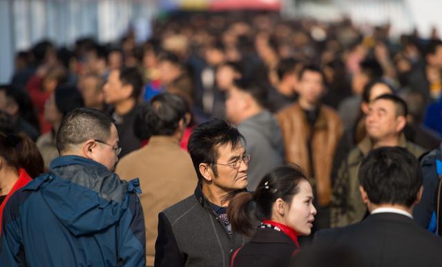 下岗职I可以不交社像(退休金会少吗)